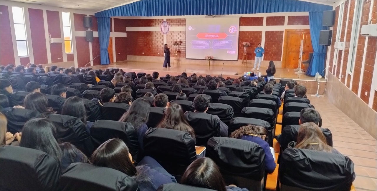 Estudiantes de la Universidad Central dictan charla para nuestros/as jóvenes
